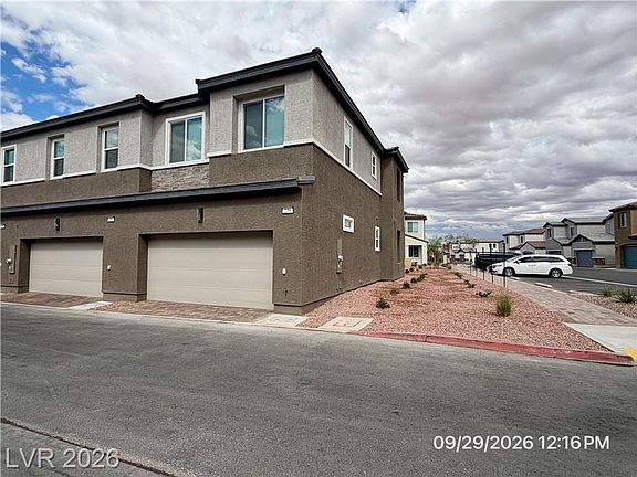 2nd image of 239 Freeport View Pl