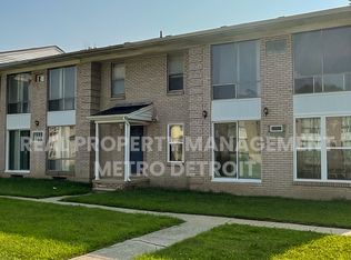 22148 Dante St APT 111, Oak Park, MI 48237