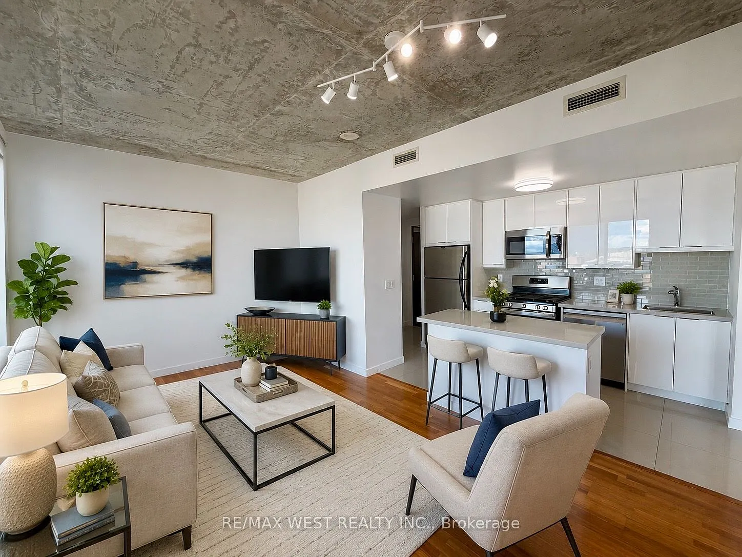 281 Mutual St — Photo 4