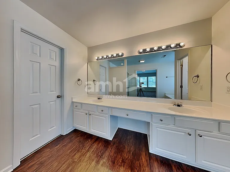 1440 Cantwell Ct — Photo 12