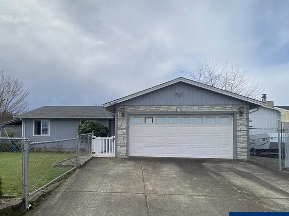 625 Greencrest St NE, Salem, OR 97301