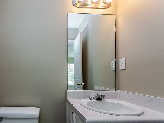 2nd image of 118 Ashton Dr