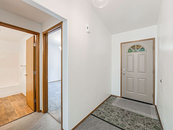 2nd image of 8010 116th St E