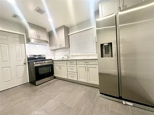 15746 1/2 Magnolia Blvd #JADU Photo 1