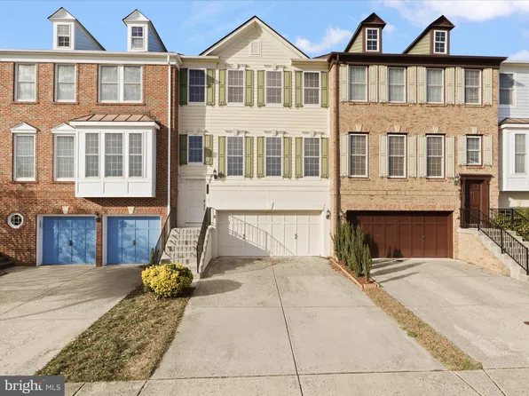 120 Great Laurel Sq SE, Leesburg, VA 20175
