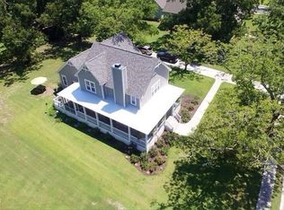 111 E Colonnade Dr, Hampstead, NC 28443