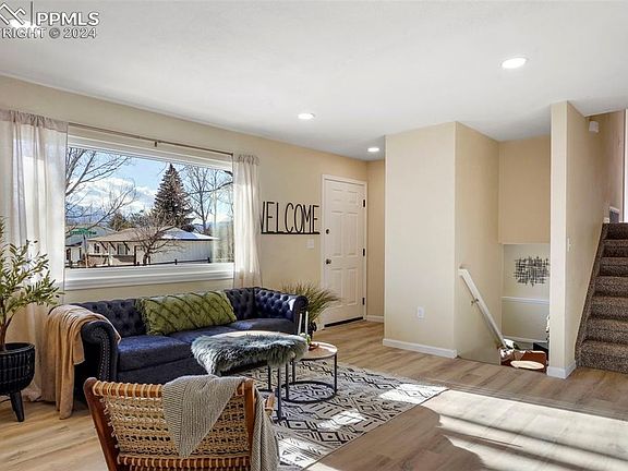 4th image of 4755 Montebello Dr