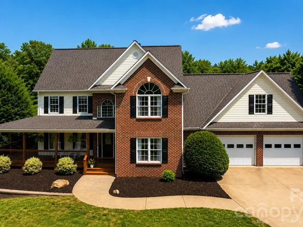 4616 20th Street Pl NE, Hickory, NC 28601