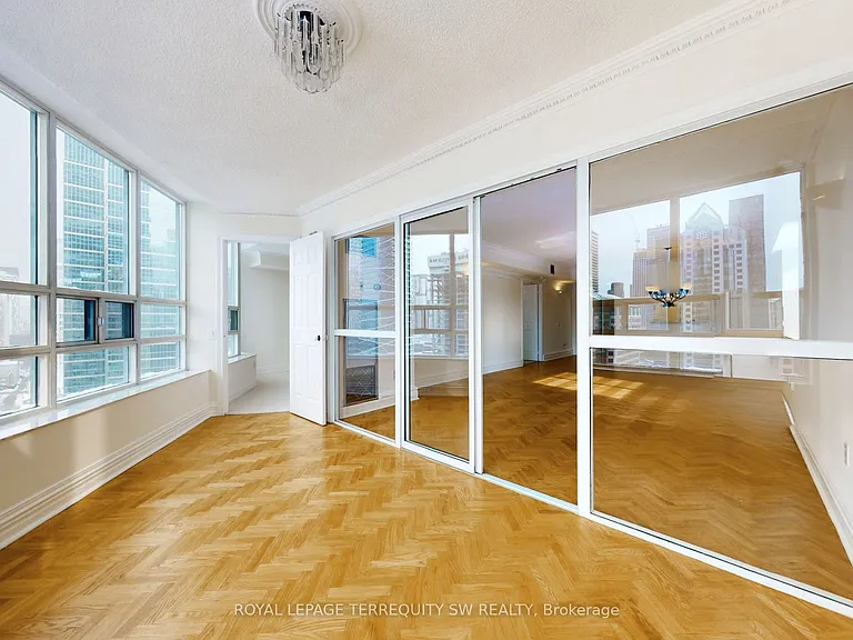 71 Simcoe St #2001 — Photo 14