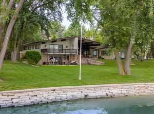 2129 Sunrise Dr, Appleton, WI 54914