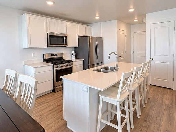3rd image of 1711 E Fall St #173