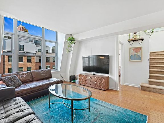 2nd image of 149 Essex St #6