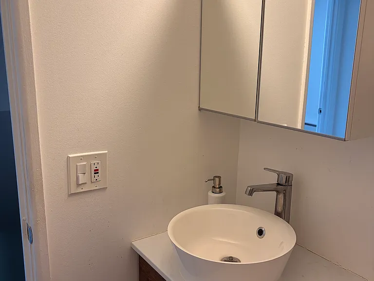 777 Hinman Ave #33 — Photo 27