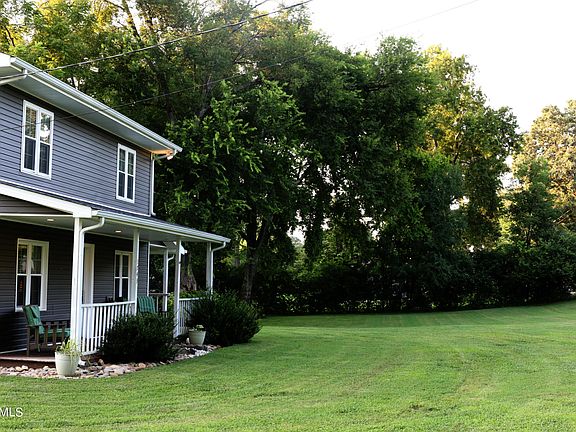 3rd image of 1743 Westside Dr