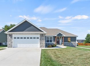 1097 Bond Ct, Marshfield, MO 65706