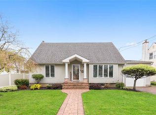 291 Charles Ave, Massapequa Park, NY 11762