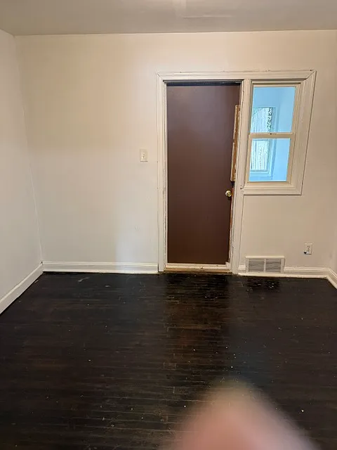 3 bed, 1.5 bath, 1200 sqft, $1,850 — Photo 4