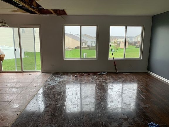 3rd image of 39810 Torry Ln
