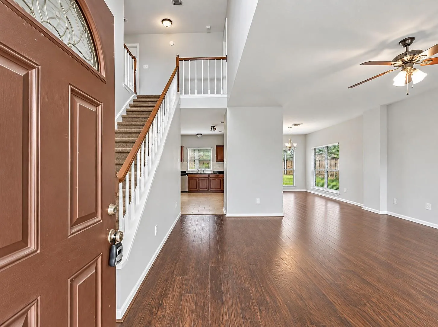 3 bed, 2.5 bath, 2066 sqft, $2,000 — Photo 4