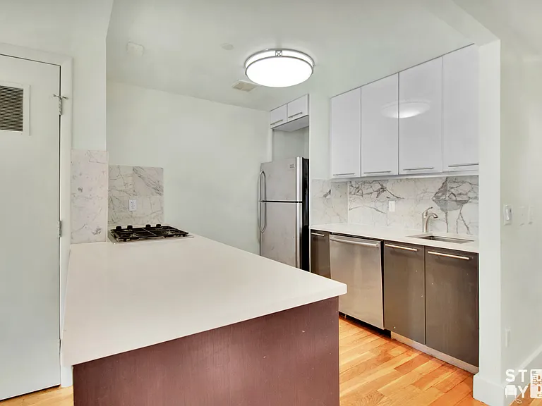 279 Lee Ave #Penthouse 6 — Photo 2
