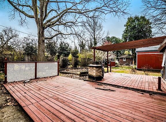 4th image of 3529 Chapel Dr