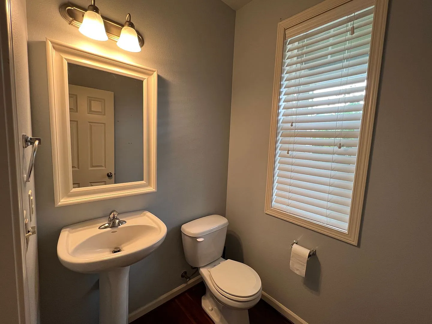 Puyallup home a Craftsman would Love! 1 bd dwn and 4 upstairs — Photo 4