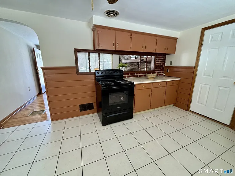 148 Edgewood Dr — Photo 5