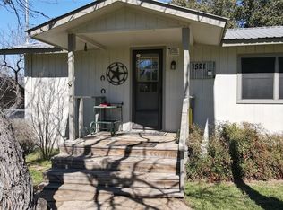 1521 Hummingbird Ln, Graford, TX 76449