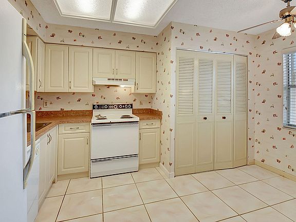 4th image of 14723 Cumberland Drive #101 B