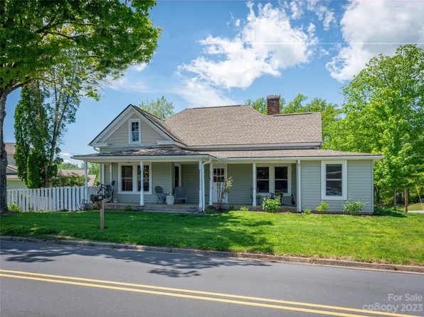 132 N Country Club Rd, Brevard, NC 28712