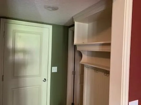 2127 SW Gooseberry Ln, Lees Summit, MO 64082