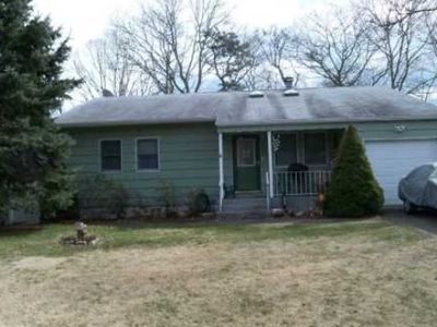 140 Chanel Dr E, Shirley, NY, 11967