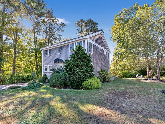 3rd image of 139 Bourne Avenue