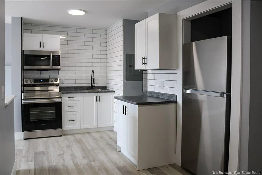 2 bed, 1.0 bath, 620 sqft, $1,400 — Photo 3