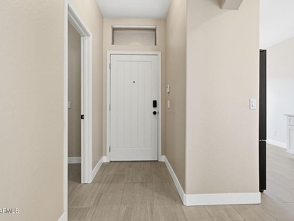 2nd image of 1049 E SUSAN Lane