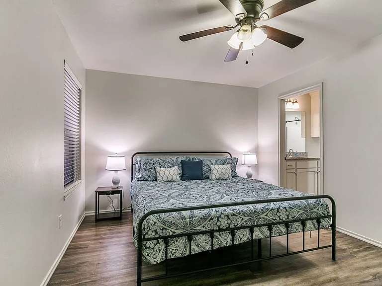 436 Chalk Hill Ct — Photo 17