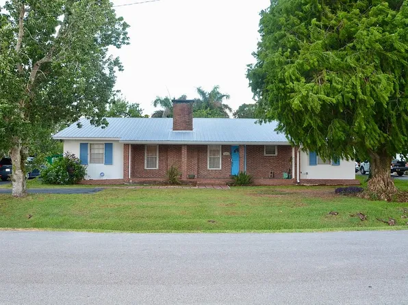 36910 3rd St, Canal Point, FL 33438