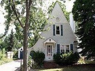 4235 Seeden St, Waterford, MI 48329