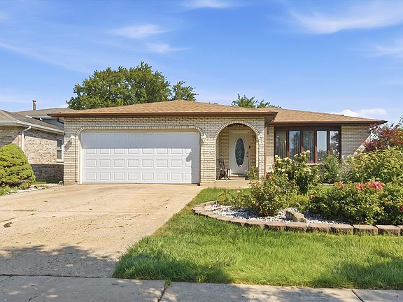2nd image of 7116 W 85th Pl