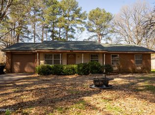 212 Gordon Dr, Batesville, MS 38606