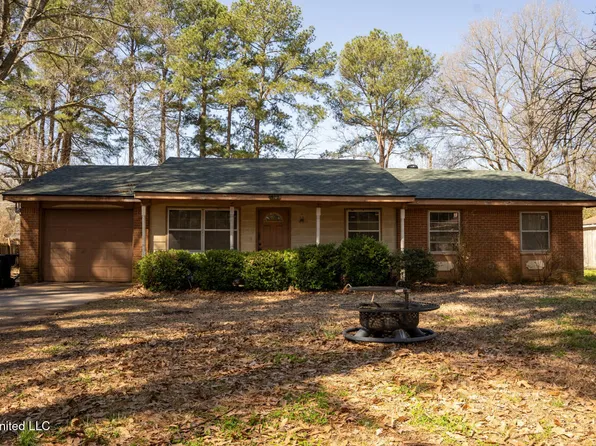 212 Gordon Dr, Batesville, MS 38606