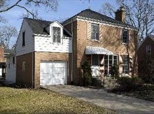 113 Iroquois Dr, Clarendon Hills, IL