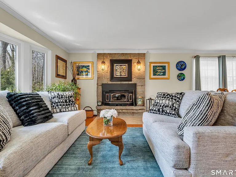 51 W Lake Ave — Photo 3