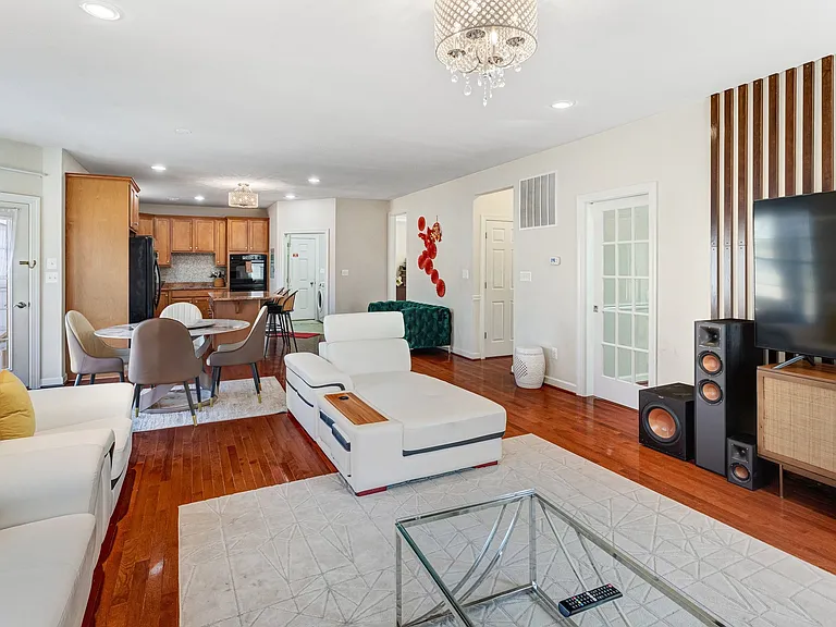 8312 Telegraph Rd — Photo 44