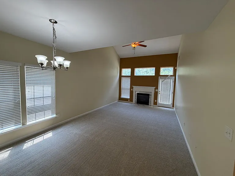 232 Hadley Commons Dr — Photo 6