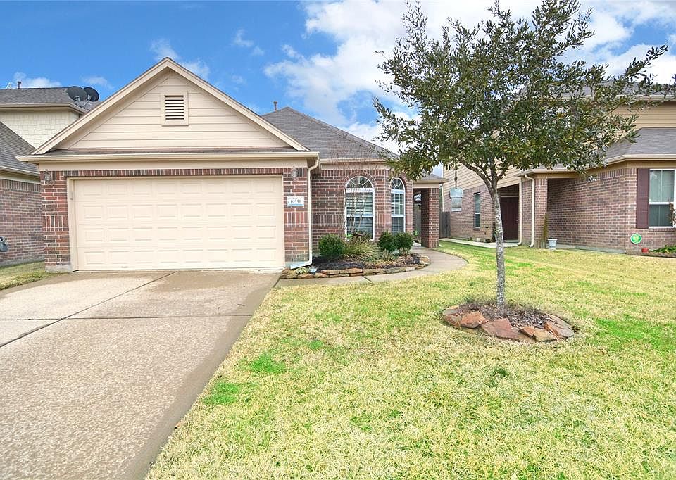 1st image of 19251 Carriage Vale Ln
