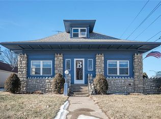 2 S Sibley St, Buckner, MO 64016