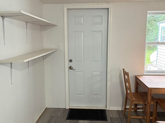4th image of 9650 Dillon Ave
