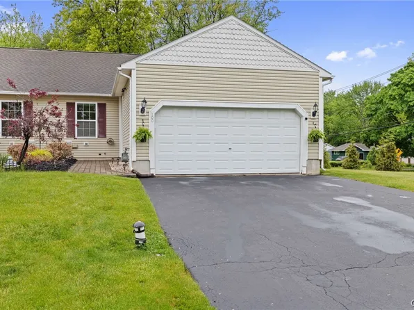 100 Sleeth Mill Cir, Syracuse, NY 13212