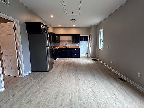 5th image of 1103 6th St